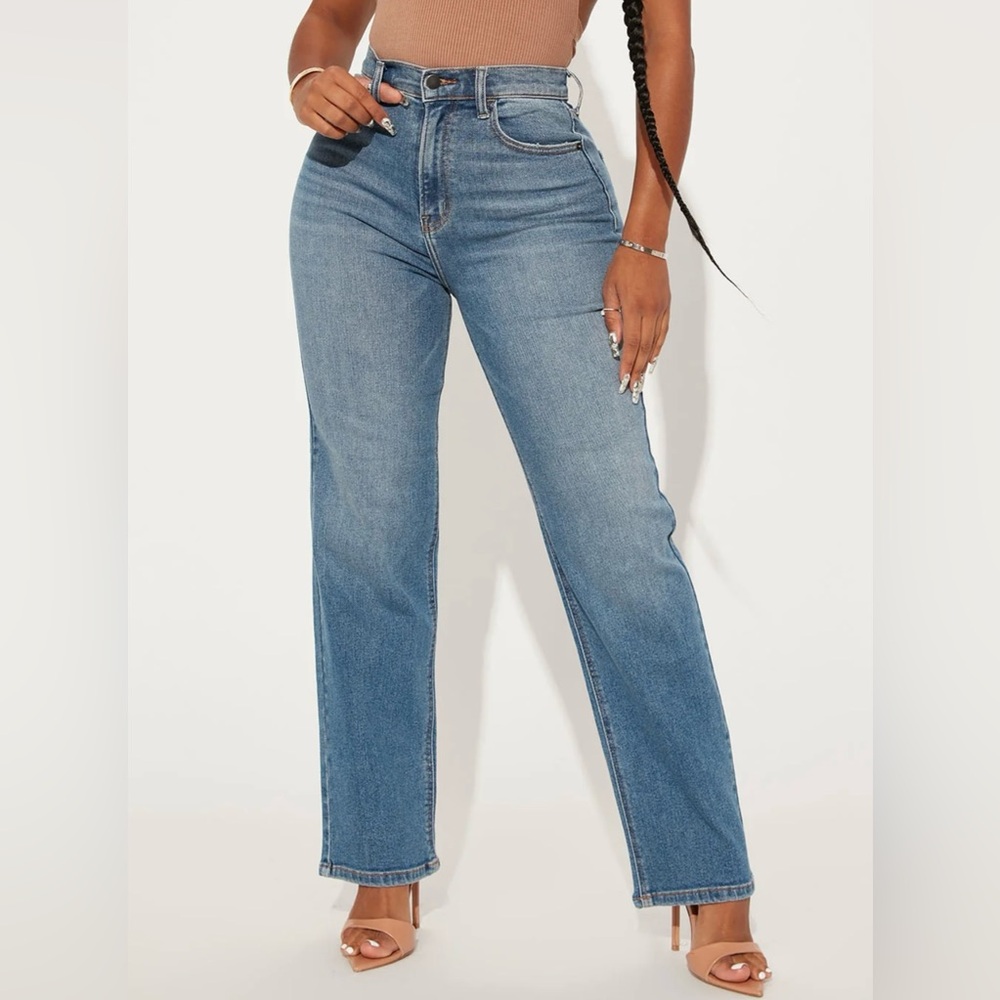 BNWT Fashion Nova straight leg high waisted jeans
